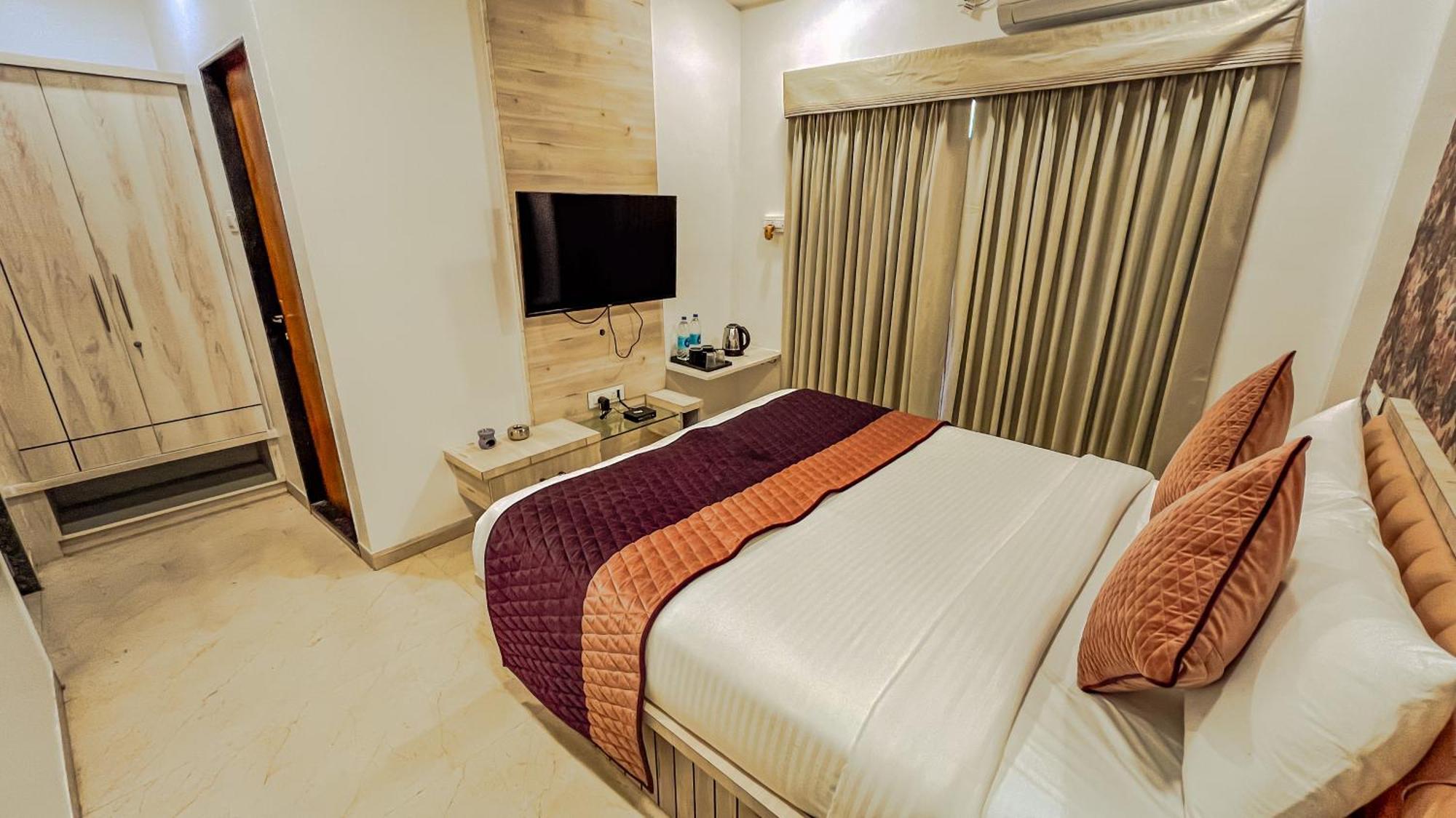 Regenta Bharti Amusement & Adventure Resort Pune, Urulikanchan Uruli Kānchān Buitenkant foto